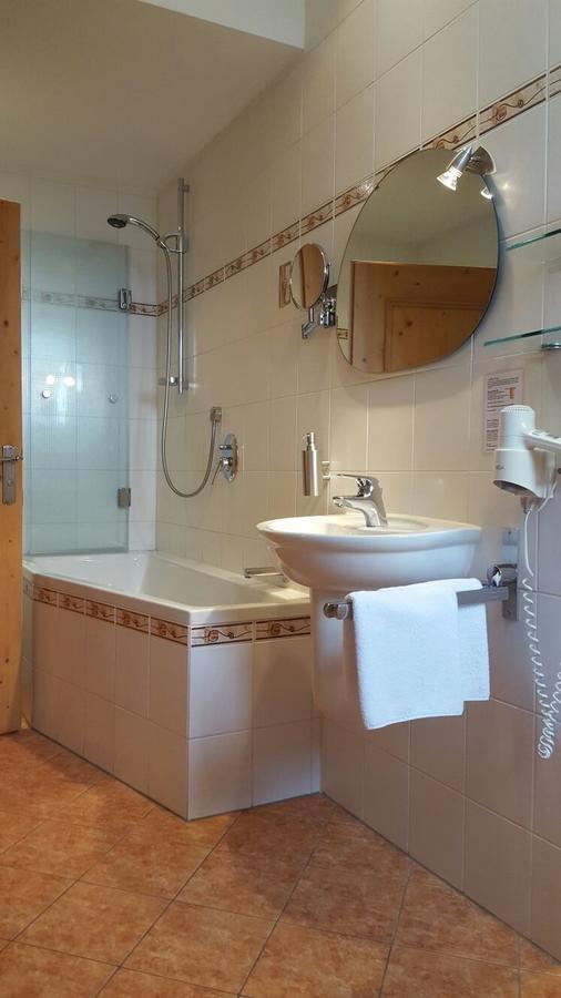 Landhotel Gruener Baum Westendorf  Zewnętrze zdjęcie